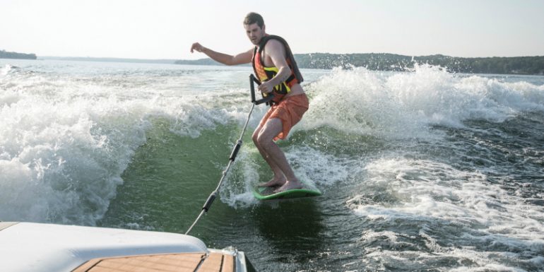 Wakesurfing